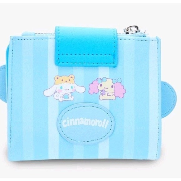 NEW Her Universe Cinnamoroll Friends Pin Collector Handbag Crossbody And WALLET - Picture 8 of 10